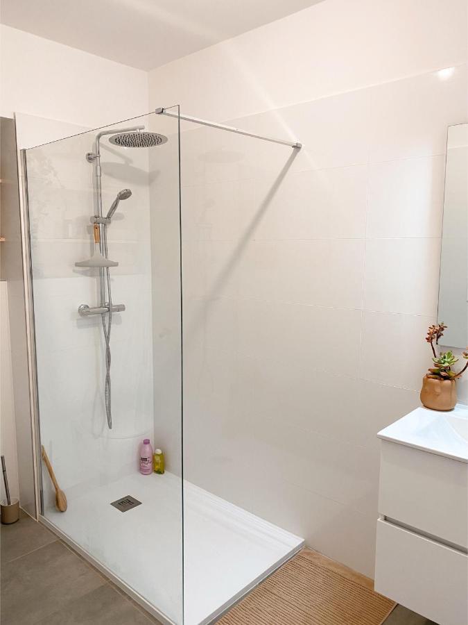 Superbe T2 Neuf, Tout Proche Plage. De 2 A 4 Pers Apartman Folelli Kültér fotó